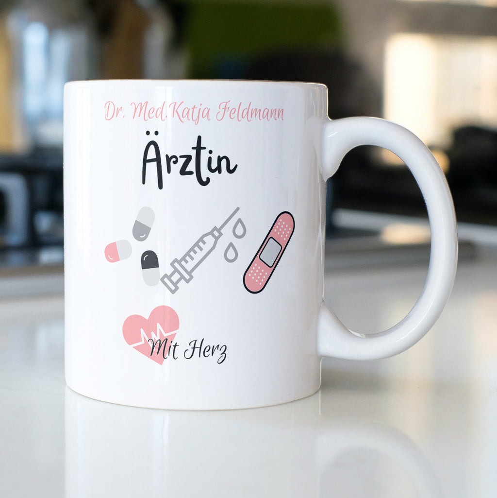 Personalisierte Tasse für Ärzte, Mediziner, Therapeuten | Ärztin mit Herz | Namenstasse | Geschenkidee | Individuell bedruckt - GlamourDesign