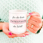 Lade das Bild in den Galerie-Viewer, Personalisierte Tasse für die beste Patentante der Welt, Taufpatin | Kaffeetasse Namenstasse | Geschenkidee | Individuell bedruckt - GlamourDesign
