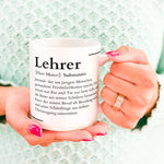 Lade das Bild in den Galerie-Viewer, Tasse für den Lehrer Definition Synonym Geschenk| personalisierbar mit Namen - GlamourDesign
