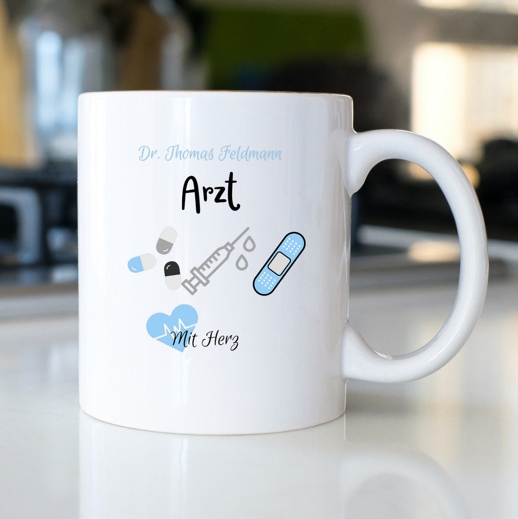 Tasse als Geschenk für den Arzt| Wunschname| Arzt mit Herz - GlamourDesign