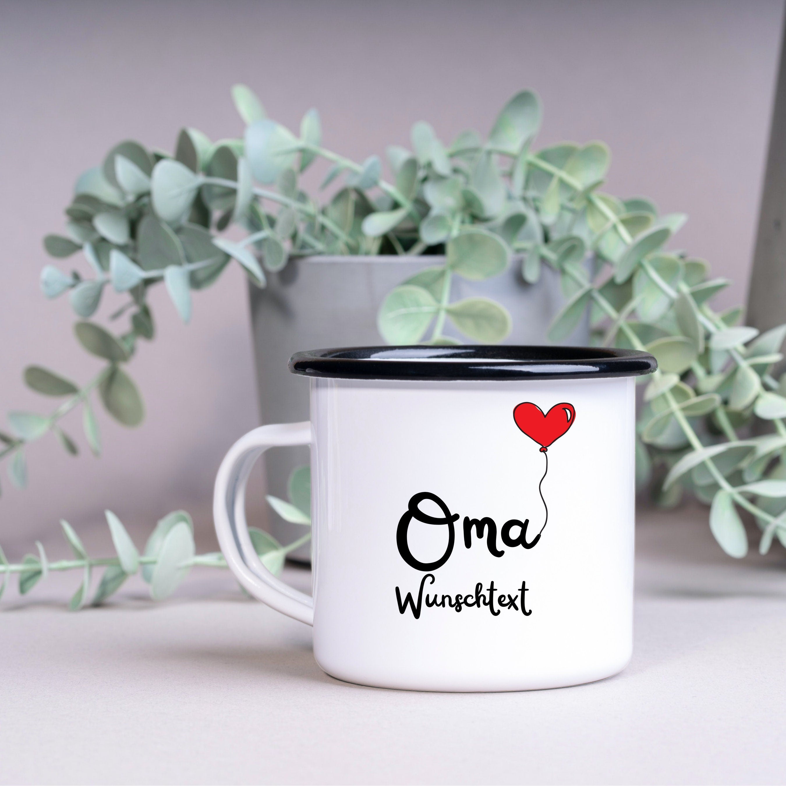 Emaille Tasse Geschenk für die Oma mit Herz Motiv personalisierbar mit Wunschnamen - GlamourDesign