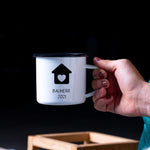 Lade das Bild in den Galerie-Viewer, Emaille Tasse| Becher| Bauherr| Geschenk Einzug| Eigenheim - GlamourDesign
