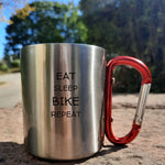 Lade das Bild in den Galerie-Viewer, Personalisierbare Edelstahltasse| mit Karabinerhaken| Eat, Bike, Sleep, Repeat| Mountainbike - GlamourDesign
