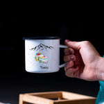 Lade das Bild in den Galerie-Viewer, Emaille Tasse| Becher| VW Bus| Camping| Wandern| personalisierbar mit Wunschnamen - GlamourDesign
