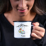 Lade das Bild in den Galerie-Viewer, Emaille Tasse| Becher| VW Bus| Camping| Wandern| personalisierbar mit Wunschnamen - GlamourDesign

