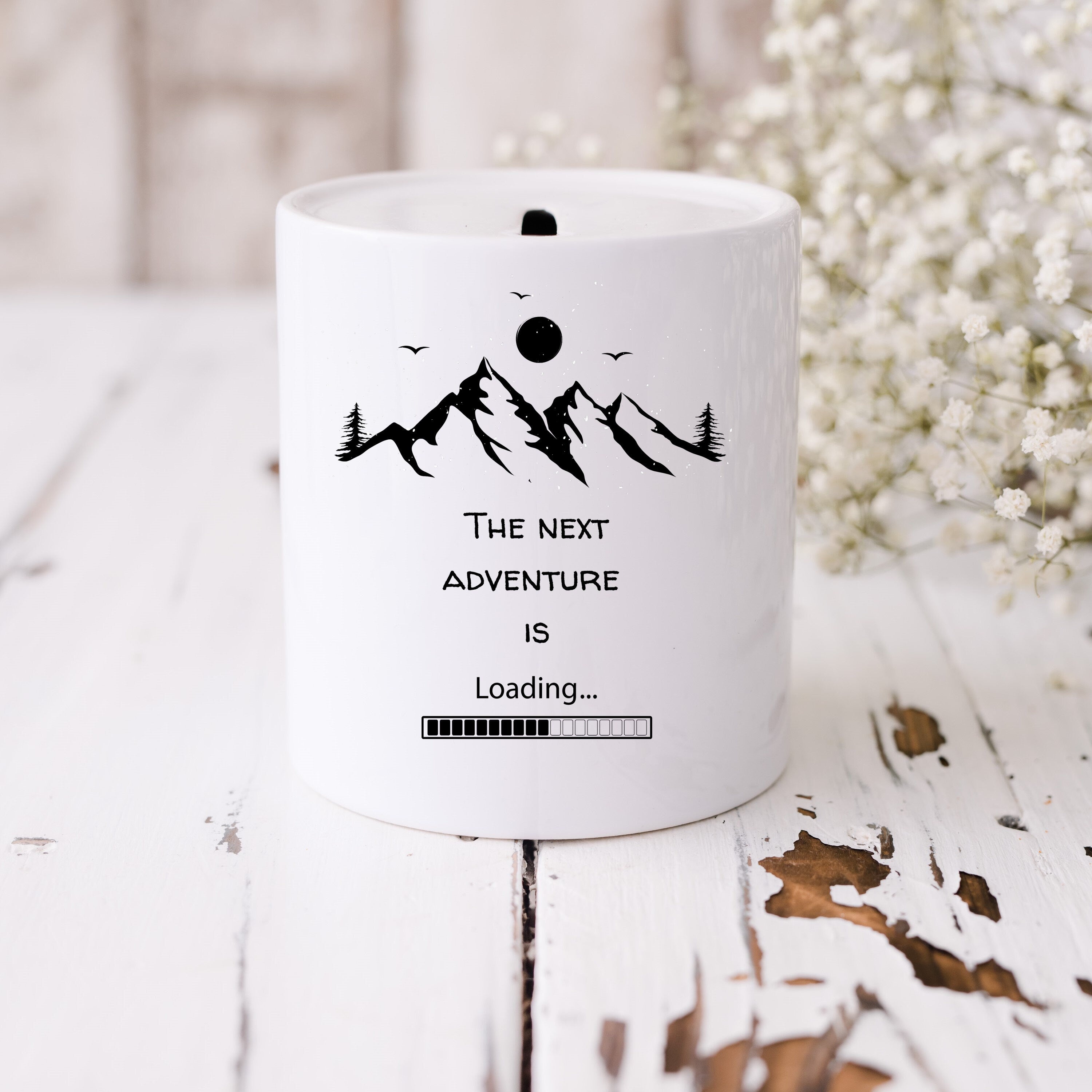 Spardose| Reisekasse| Berg-Motiv| Personalisierbar mit Namen - GlamourDesign
