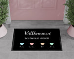 Lade das Bild in den Galerie-Viewer, Fußmatte | personalisierbar mit Familien-&amp;Vornamen| Herzen| bis zu 7 Vornamen | Indoor - GlamourDesign
