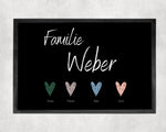Lade das Bild in den Galerie-Viewer, Fußmatte | personalisierbar mit Familien-&amp;Vornamen| Herzen| bis zu 6 Vornamen | Indoor - GlamourDesign
