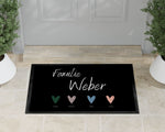 Lade das Bild in den Galerie-Viewer, Fußmatte | personalisierbar mit Familien-&amp;Vornamen| Herzen| bis zu 6 Vornamen | Indoor - GlamourDesign
