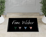 Lade das Bild in den Galerie-Viewer, Fußmatte | personalisierbar mit Familien-&amp;Vornamen| Herzen| bis zu 6 Vornamen | Indoor - GlamourDesign
