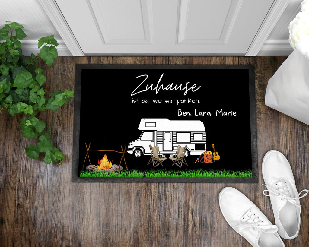 Fußmatte | Zuhause ist wo wir parken| personalisierbar mit Vornamen| rutschfest & waschbar | Indoor - GlamourDesign