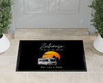 Lade das Bild in den Galerie-Viewer, Fußmatte | Zuhause ist wo wir parken| Sunset-Edition| personalisierbar mit Vornamen| rutschfest &amp; waschbar | Indoor - GlamourDesign
