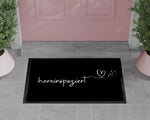Lade das Bild in den Galerie-Viewer, Fußmatte | hereinspaziert| rutschfest &amp; waschbar| schwarz | Indoor - GlamourDesign
