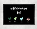 Lade das Bild in den Galerie-Viewer, Fußmatte | personalisierbar mit Familiennamen | Farbige Herzen | rutschfest&amp;waschbar | Indoor - GlamourDesign
