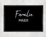 Lade das Bild in den Galerie-Viewer, Fußmatte | personalisierbar mit Familiennamen | minimalistisches Design | rutschfest&amp;waschbar | Indoor - GlamourDesign
