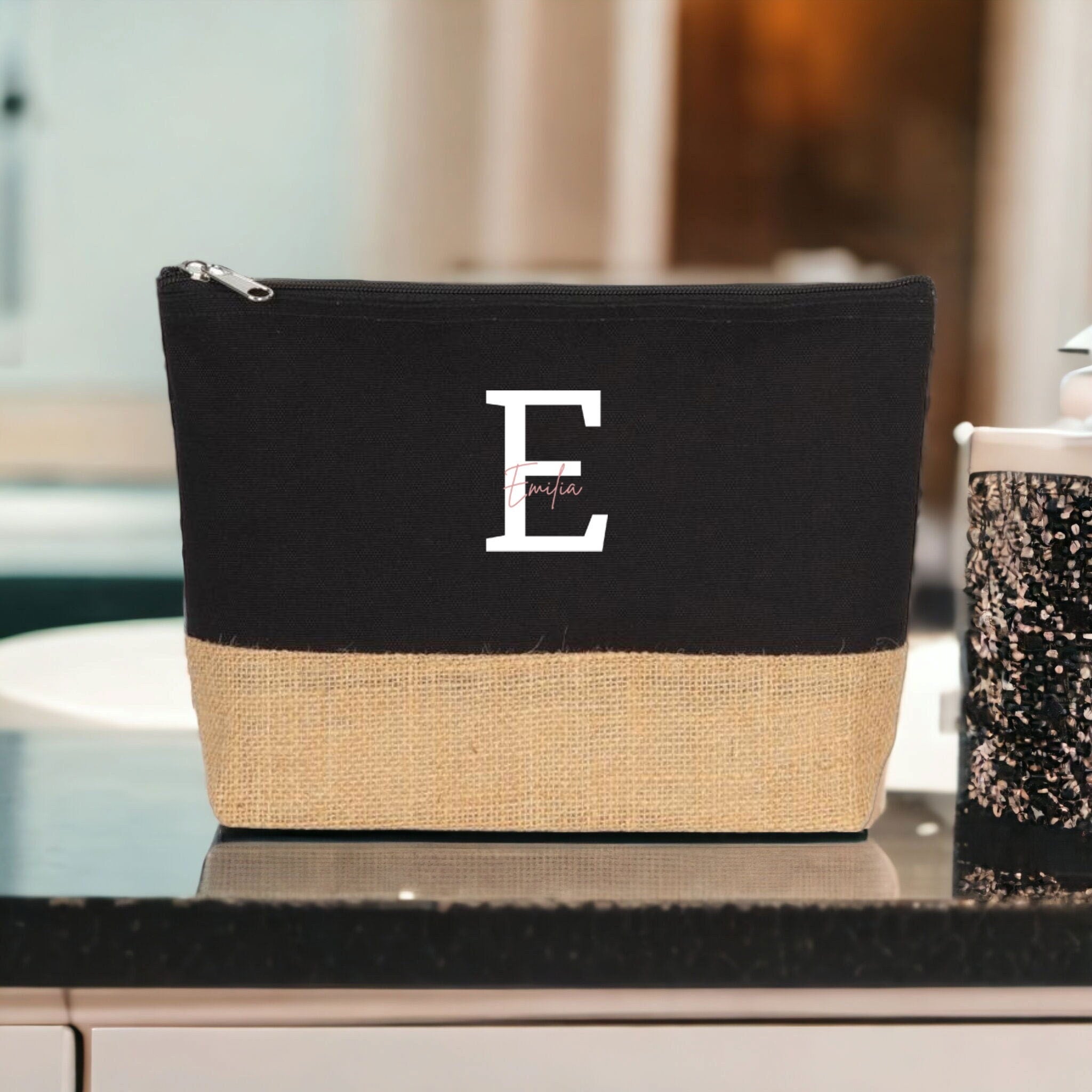 Personalisierte Kosmetiktasche aus Jute | Schminktasche mit Namen| in 4 Farben - GlamourDesign