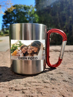 Lade das Bild in den Galerie-Viewer, Personalisierbare Tasse aus Edelstahl mit Wunschbild und Text | Karabiner| personalisierbares Geschenk - GlamourDesign
