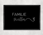 Lade das Bild in den Galerie-Viewer, Fußmatte | personalisierbar mit Familiennamen | minimalistisches Design | rutschfest&amp;waschbar | Indoor - GlamourDesign
