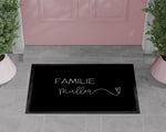 Lade das Bild in den Galerie-Viewer, Fußmatte | personalisierbar mit Familiennamen | minimalistisches Design | rutschfest&amp;waschbar | Indoor - GlamourDesign
