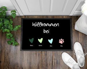 Fußmatte | personalisierbar mit Familiennamen | Farbige Herzen | rutschfest&waschbar | Indoor - GlamourDesign