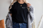 Lade das Bild in den Galerie-Viewer, Fußball T-Shirt | Fußball, Bier und Stadionwurst | mit Wunschdatum | minimalistisches Design | - GlamourDesign
