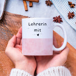 Lade das Bild in den Galerie-Viewer, Tasse für die Lehrerin | Geschenk | Wasserfarben Design | personalisierbar mit Wunschtext | Lehrerin mit Herz - GlamourDesign
