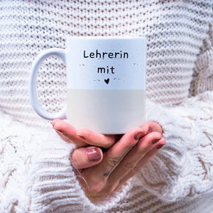 Tasse für die Lehrerin | Geschenk | Wasserfarben Design | personalisierbar mit Wunschtext | Lehrerin mit Herz - GlamourDesign