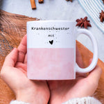 Lade das Bild in den Galerie-Viewer, Personalisierte Tasse für Krankenschwester mit Herz Geschenk Krankenschwester Tasse mit Wunschtext Geschenkidee Individuell bedruckt - GlamourDesign
