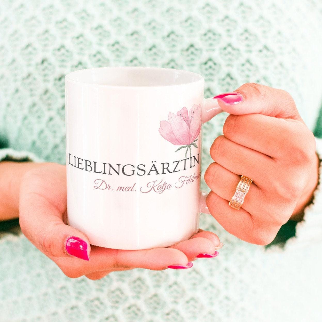 Personalisierte Tasse für Ärzte, Mediziner, Therapeuten | Lieblingsärztin | Kaffeetasse Namenstasse | Geschenkidee | Individuell bedruckt