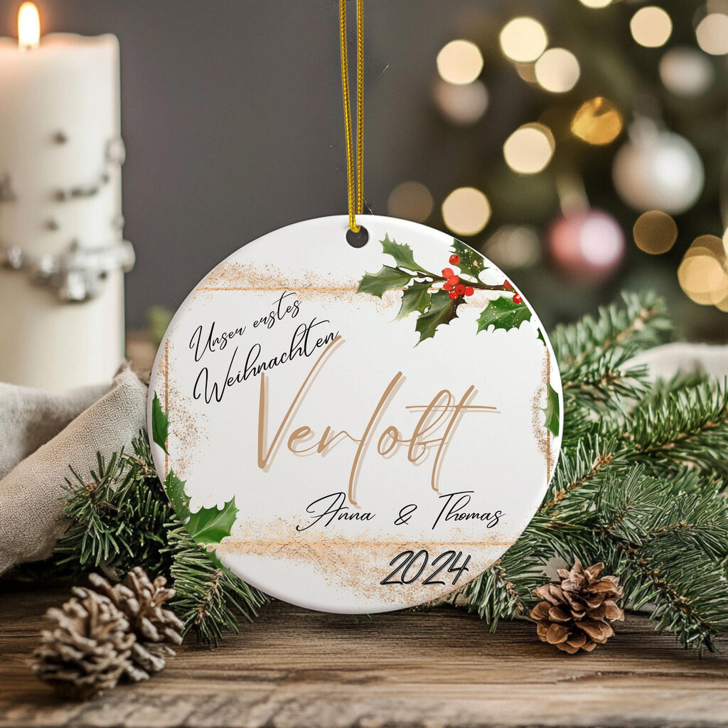 Personalisierte Weihnachtskugel | Unser erstes Weihnachten verlobt verheiratet | Namensornament Geschenk für Paare - GlamourDesign