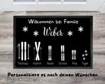 Lade das Bild in den Galerie-Viewer, Personalisierbare Fußmatte mit Familie Namen Ski-Design für Berghaus Individuell anpassbar mit Namen &amp; Skisymbolen Perfektes Geschenk - GlamourDesign
