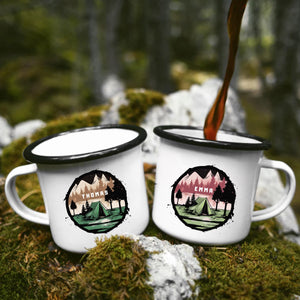 Personalisierte Emaille Tasse mit Zelt-Motiv – Geschenk für Bergliebhaber & Naturfreunde – Wandern Geburtstagsgeschenk mit Wunschname