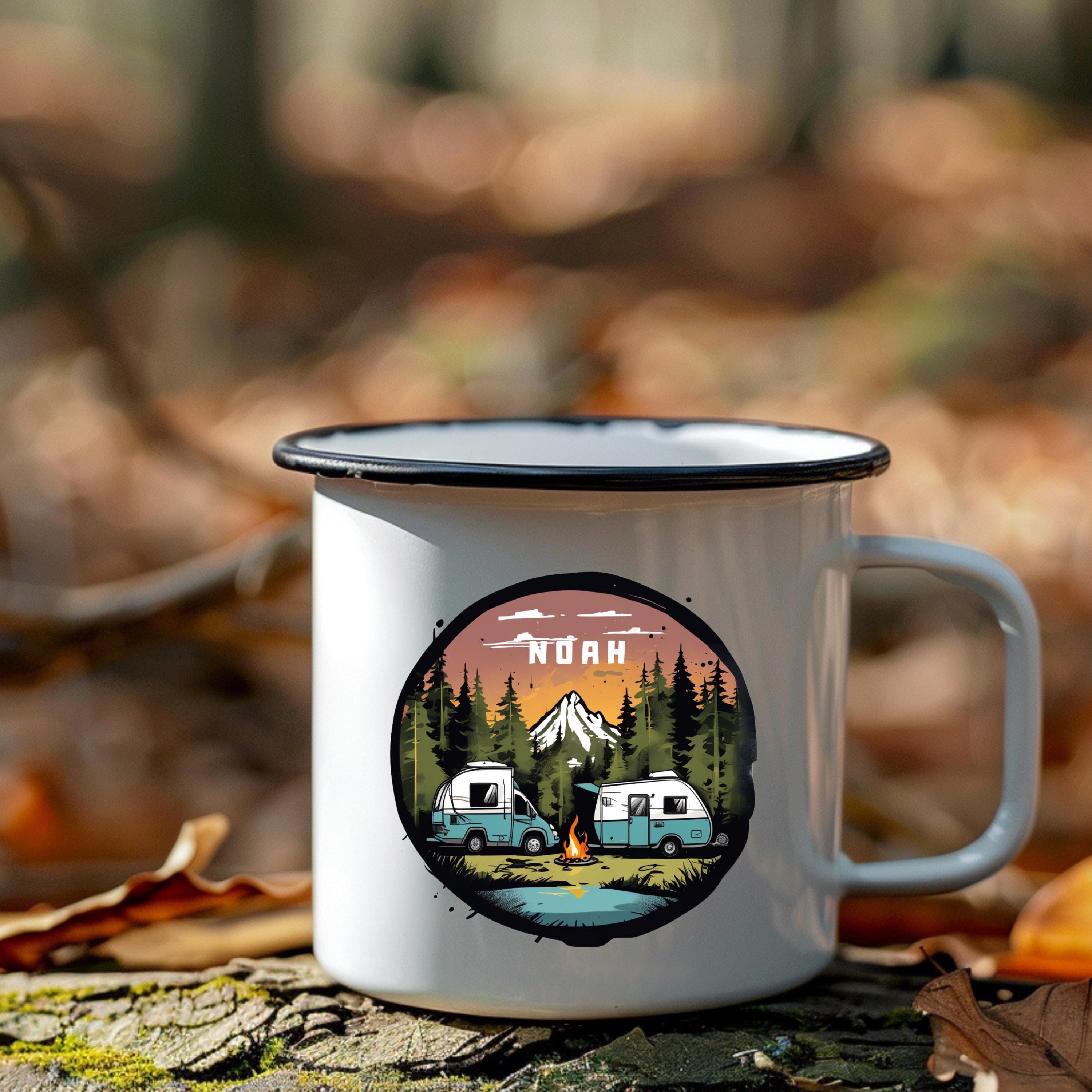 Personalisierte Emaille Tasse mit Wohnmobil-Motiv Geschenk für Campingliebhaber & Naturfreunde – Outdoor Geburtstagsgeschenk mit Wunschname