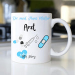 Lade das Bild in den Galerie-Viewer, Tasse als Geschenk für den Arzt| Wunschname| Arzt mit Herz | Geschenk für zukünftige Ärzte &amp; angehende Doktoren - Doktor Abschlussgeschenk
