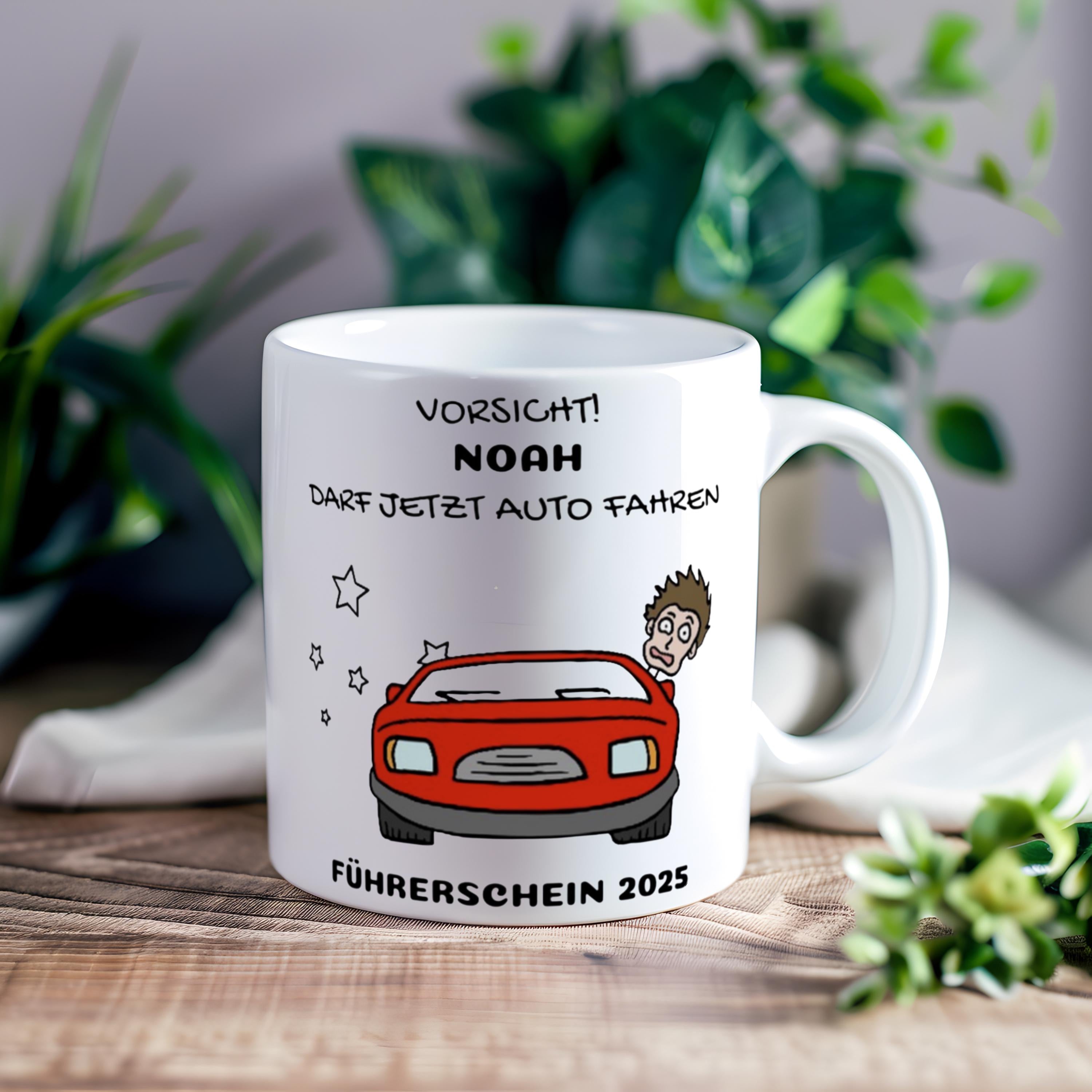Tasse als Geschenk zum Führerschein | lustige Tasse zum Führerschein personalisierbar mit Namen  | Führerschein-Geschenkidee