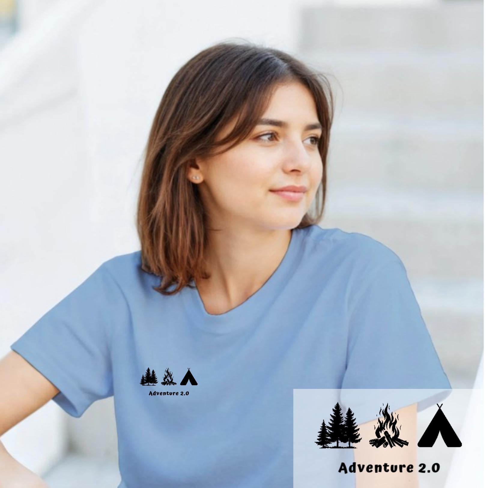 Personalisiertes Familie Camping T-Shirt – 3 Camping-Motive und Wunschtext – Geschenk für Camper, Zeltlager, Festival, Wanderer, Abenteuer. Dieses personalisiertes Camping T-Shirt ist das perfekte Geschenk für alle, die Natur, Abenteuer und gemütliche Abende am Lagerfeuer lieben. Das individuelle Design mit drei frei wählbaren Camping-Motiven – zum Beispiel Wanderschuhe, Rucksack, Zelt, Lagerfeuer oder Campingbus