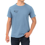 Lade das Bild in den Galerie-Viewer, Fußball T-Shirt | Fußball, Bier und Stadionwurst. Dieses personalisierte T-Shirt ist das perfekte Geschenk für alle, die Fußball, gutes Essen und ein kühles Bier lieben. Das Design mit „Est. MMXXIII“ in römischen Zahlen macht es zu einem echten Statement-Piece.
Ob als Geschenk für Familie oder Freunde, zum Geburtstag, zu Weihnachten oder einfach so – dieses T-Shirt bringt Spaß, Persönlichkeit und gute Laune in jeden Anlass. Ein echter Hingucker für Stadion, Grillabend oder gesellige Runden.
