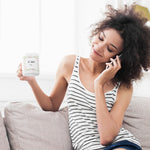 Lade das Bild in den Galerie-Viewer, Personalisierte Tasse mit hebräischem Wunschnamen, hebräische Schrift, Blumen| Kaffeetasse Namenstasse | Geschenkidee | Individuell bedruckt - GlamourDesign
