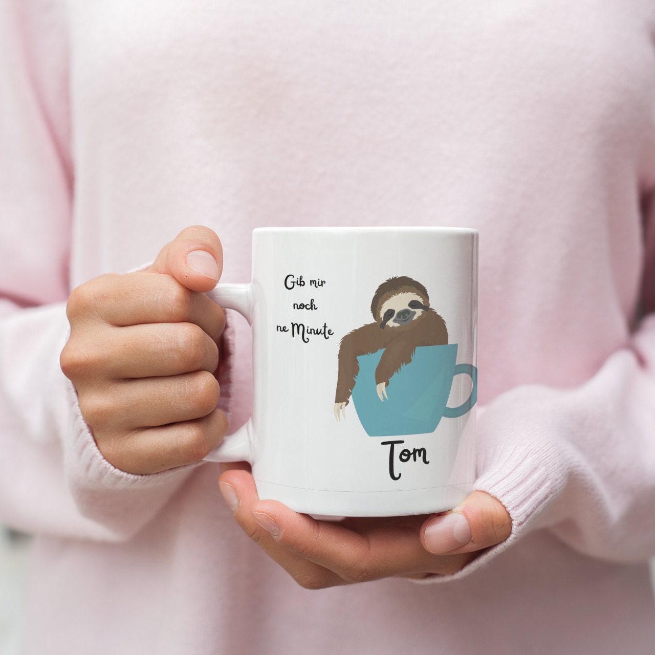 Tasse für Langschläfer mit süßem Faultier Motiv | Kaffeetasse Namenstasse | Geschenkidee | Individuell bedruckt - GlamourDesign