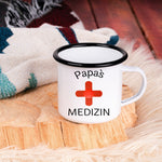 Lade das Bild in den Galerie-Viewer, Emaille Tasse| Becher| Papa&#39;s Medizin| Camping| Geschenk für Väter - GlamourDesign
