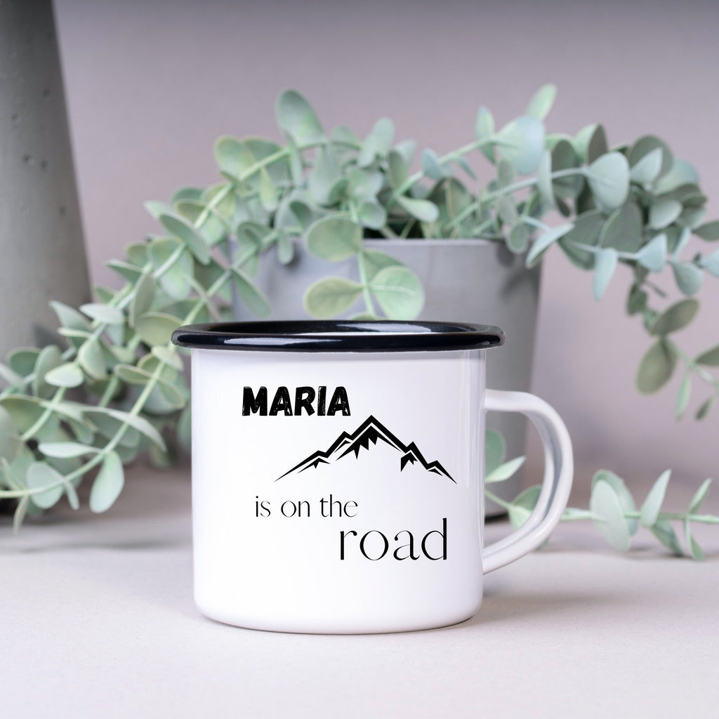 Emaille Tasse| Becher| Camping| Reisen| On the road| personalisierbar mit Wunschnamen - GlamourDesign