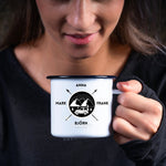 Lade das Bild in den Galerie-Viewer, Emaille Tasse| Becher| Reisefreunde| Camping Motiv| personalisierbar mit bis zu 8 Namen - GlamourDesign
