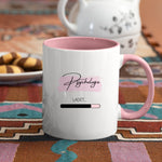Lade das Bild in den Galerie-Viewer, Tasse für werdende Psychologen| Studium| Glückwunsch| personalisierbar mit Wunschnamen| Rosa - GlamourDesign
