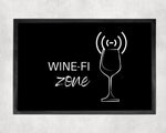 Lade das Bild in den Galerie-Viewer, Fußmatte | Wine-Fi Zone| Weinliebhaber - GlamourDesign
