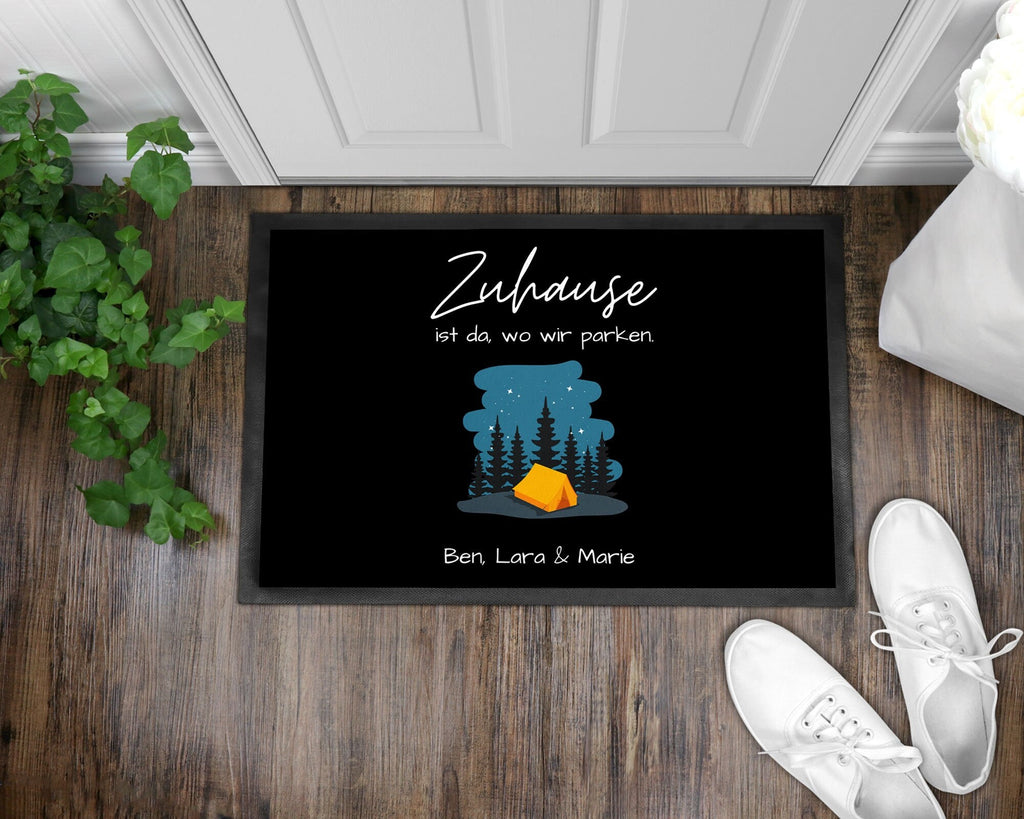Fußmatte | Zuhause ist wo wir parken| Night edition| personalisierbar mit Vornamen| rutschfest & waschbar - GlamourDesign