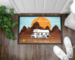 Lade das Bild in den Galerie-Viewer, Fußmatte | Zuhause ist wo wir parken| Sunset-Edition| personalisierbar mit Vornamen| rutschfest &amp; waschbar - GlamourDesign
