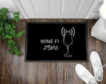Lade das Bild in den Galerie-Viewer, Fußmatte | Wine-Fi Zone| Weinliebhaber - GlamourDesign
