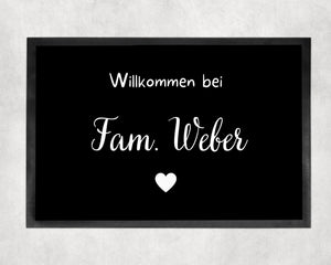 Fußmatte | personalisierbar mit Familiennamen| Willkommen bei| Herz- Edition| wundervolle Begrüßung vor der Haustür - GlamourDesign