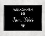 Lade das Bild in den Galerie-Viewer, Fußmatte | personalisierbar mit Familiennamen| Willkommen bei| rutschfest&amp;waschbar - GlamourDesign
