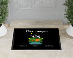 Lade das Bild in den Galerie-Viewer, Fußmatte | Hier campen| personalisierbar mit Vornamen| verschiedene Farben| bis zu 7 Vornamen| Matte für Camper - GlamourDesign

